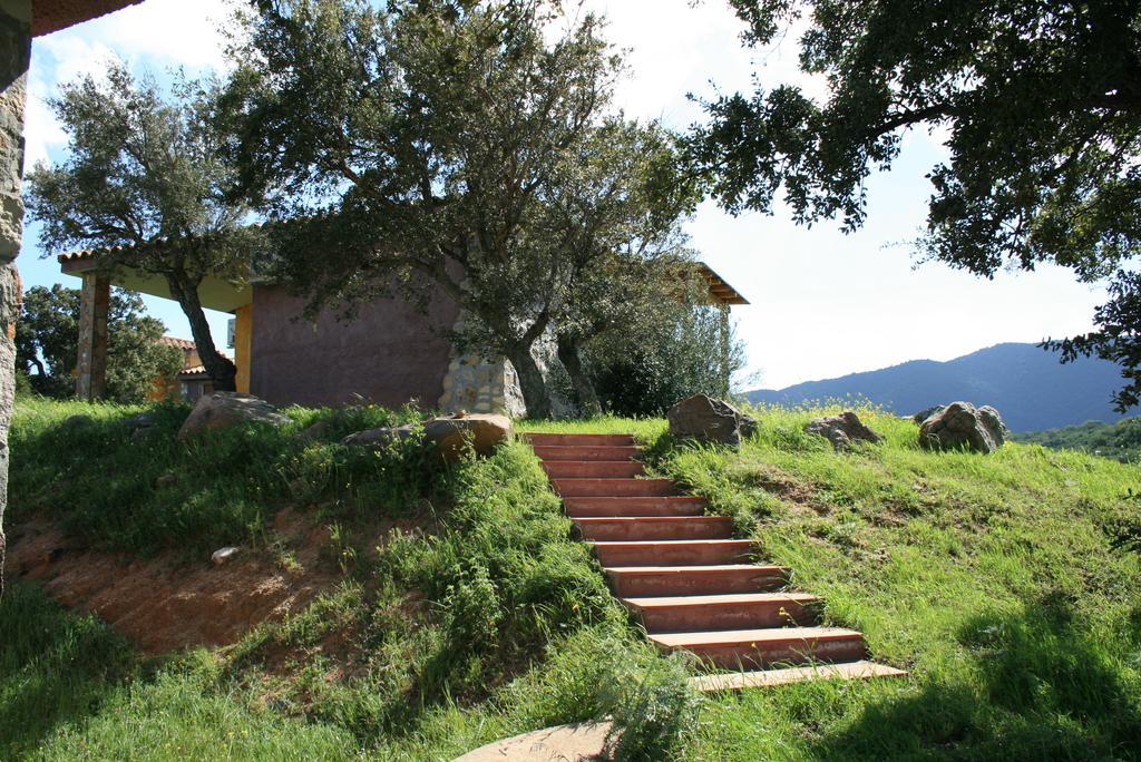 Is Bisus Casa de hóspedes Castiadas Exterior foto